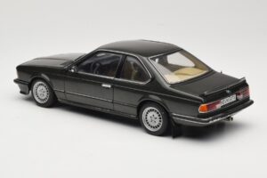 BMW 635 CSi E24 Malachit Green Metallic AUTOart 1:18 70522 Metaal — afbeelding 7 van 8