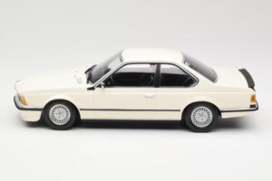 BMW 635 CSi E24 Wit Minichamps 1:18 155028102 Metaal — afbeelding 3 van 6