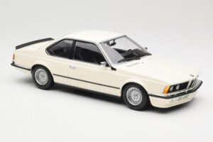 BMW 635 CSi E24 Wit Minichamps 1:18 155028102 Metaal — afbeelding 4 van 6