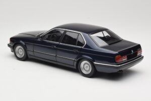 BMW 730i E32 Blauw Metallic Minichamps 1:18 100023006 Metaal — afbeelding 7 van 8