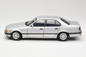 BMW 730i E32 Zilver Minichamps 1:18 100023000 Metaal — afbeelding 4 van 8