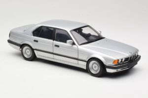 BMW 730i E32 Zilver Minichamps 1:18 100023000 Metaal — afbeelding 6 van 8