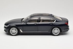 BMW 750Li F02 Imperial Blue Paragon 1:18 80432405586 Metaal — afbeelding 4 van 8