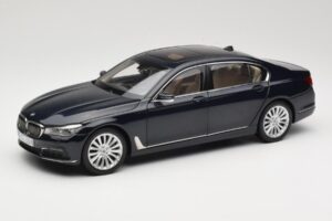 BMW 750Li F02 Imperial Blue Paragon 1:18 80432405586 Metaal