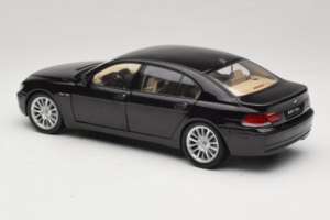 BMW 760Li E66 Individual Zwart Kyosho 1:18 08573RB Metaal — afbeelding 7 van 8