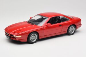 BMW 850Ci E31 Brilliant Red Revell 1:18 8827 Metaal