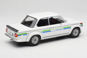 BMW Alpina 2002 E10 Turbo Wit MCG 1:18 MCG18409-R Metaal — afbeelding 2 van 6