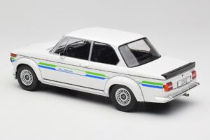 BMW Alpina 2002 E10 Turbo Wit MCG 1:18 MCG18409-R Metaal — afbeelding 5 van 6