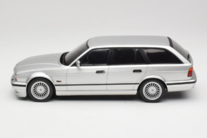 BMW Alpina B10 E34 4.6 Touring Zilver MCG 1:18 MCG18332MCW Metaal — afbeelding 3 van 6