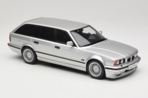 BMW Alpina B10 E34 4.6 Touring Zilver MCG 1:18 MCG18332MCW Metaal — afbeelding 4 van 6