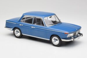 BMW 2000 Tilux E120 Caribe Blauw MCG 1:18 MCG18291 Metaal — afbeelding 4 van 6