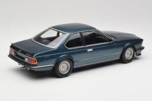 BMW 635 CSi E24 Petrol Blue Metallic Minichamps 1:18 155028108 Metaal — afbeelding 2 van 6