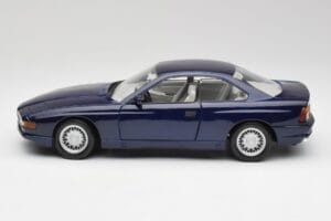 BMW E31 850i Mauritius Blauw Maisto 1:18 438813100299 Metaal — afbeelding 4 van 8