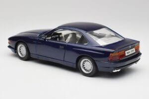 BMW E31 850i Mauritius Blauw Maisto 1:18 438813100299 Metaal — afbeelding 7 van 8