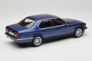BMW Alpina B11 E32 3.5 Metallic Blue MCG 1:18 MCG18232 Metaal — afbeelding 2 van 6