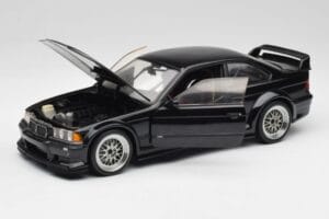 BMW E36 M3 GTR Street Cosmos Zwart UT Models 1:18 20481 Metaal — afbeelding 2 van 8