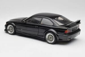 BMW E36 M3 GTR Street Cosmos Zwart UT Models 1:18 20481 Metaal — afbeelding 6 van 8