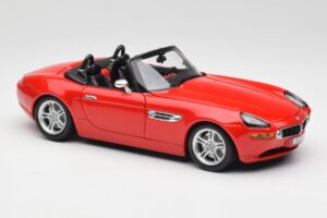 BMW Z8 E52 Roadster Felrood Bburago 1:18 12032 Metaal — afbeelding 6 van 8