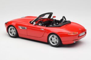 BMW Z8 E52 Roadster Felrood Bburago 1:18 12032 Metaal — afbeelding 7 van 8
