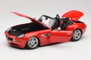 BMW Z8 E52 Rood Bburago 1:18 Z8001 Metaal — afbeelding 2 van 8