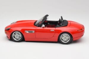 BMW Z8 E52 Rood Bburago 1:18 Z8001 Metaal — afbeelding 4 van 8