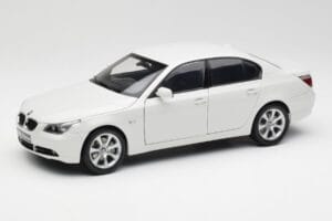 BMW E60 545i Alpine Wit Kyosho 1:18 08591W Metaal