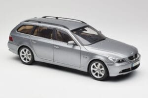 BMW 545i E61 Touring Lichtgrijs Kyosho 1:18 80430308414 Metaal — afbeelding 6 van 8
