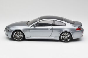 BMW M6 E63 Silver Grijs Kyosho 1:18 08703GR Metaal — afbeelding 4 van 8