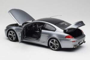BMW M6 E63 Silver Grijs Kyosho 1:18 08703GR Metaal — afbeelding 5 van 8