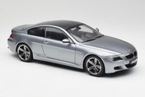 BMW M6 E63 Silver Grijs Kyosho 1:18 08703GR Metaal — afbeelding 6 van 8