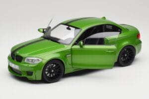 BMW 1 Serie E82 Coupe Taiga Green Metallic Minichamps 1:18 110020024 Metaal — afbeelding 2 van 8
