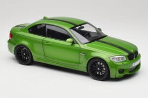 BMW 1 Serie E82 Coupe Taiga Green Metallic Minichamps 1:18 110020024 Metaal — afbeelding 6 van 8