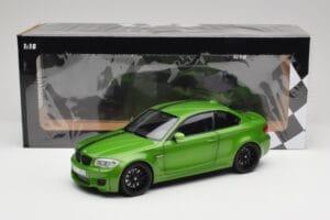 BMW 1 Serie E82 Coupe Taiga Green Metallic Minichamps 1:18 110020024 Metaal — afbeelding 8 van 8