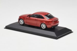 BMW 1M E82 Oranje Minichamps 1:43 413020023 Metaal — afbeelding 3 van 5