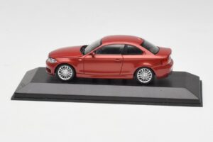 BMW 1M E82 Oranje Minichamps 1:43 413020023 Metaal