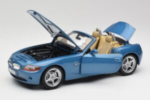 BMW Z4 E85 Maldives Blue Bburago 1:18 34046BLUE Metaal — afbeelding 2 van 8