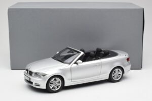 BMW 135i E88 Cabriolet Titan Zilver Kyosho 1:18 80430427021 Metaal — afbeelding 8 van 8