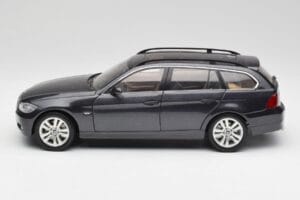 BMW 330i E91 Touring Donkergrijs Kyosho 1:18 80430394360 Metaal — afbeelding 4 van 8