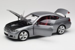 BMW 330i E92 Coupe Grijs Metallic Kyosho 1:18 80430407220 Metaal — afbeelding 2 van 8