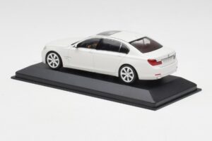BMW 750Li F02 Wit Minichamps 1:43 80420445201 Metaal — afbeelding 3 van 5