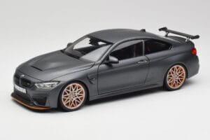 BMW M4 F82 GTS Frozen Grijs Minichamps 1:18 80432411555 Metaal