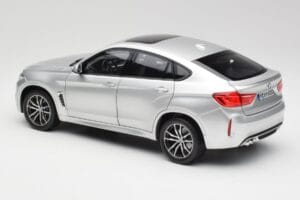 BMW X6 M F86 Zilver Norev 1:18 183200 Metaal — afbeelding 7 van 8