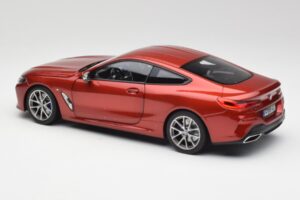 BMW M850i G15 Oranje Metallic Norev 1:18 183285 Metaal — afbeelding 7 van 8
