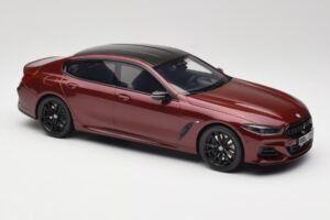 BMW M850i G15 M Performance Melbourne Red Metallic GT Spirit 1:18 GT493 Hars — afbeelding 4 van 6