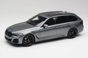 BMW G61 530e M Sport Touring Mineral Grijs GT Spirit 1:18 GT485 Hars