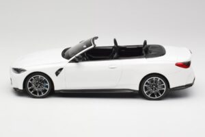 BMW M4 G82 Cabriolet Alpine White Minichamps 1:18 155021031 Metaal — afbeelding 3 van 6