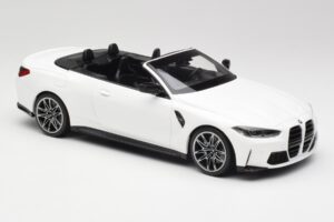 BMW M4 G82 Cabriolet Alpine White Minichamps 1:18 155021031 Metaal — afbeelding 4 van 6