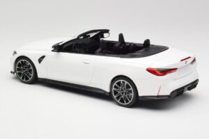 BMW M4 G82 Cabriolet Alpine White Minichamps 1:18 155021031 Metaal — afbeelding 5 van 6