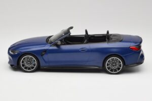 BMW M4 G82 Cabriolet Frozen Portimao Blue Minichamps 1:18 155021030 Metaal — afbeelding 3 van 6