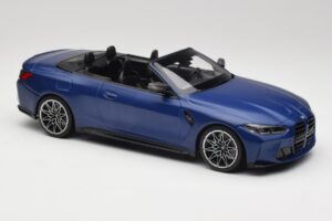 BMW M4 G82 Cabriolet Frozen Portimao Blue Minichamps 1:18 155021030 Metaal — afbeelding 4 van 6